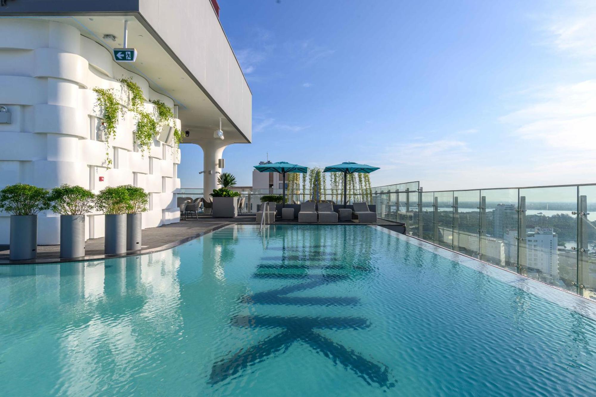 Wink Hotel Can Tho Ninh Kieu Wharf - 24Hrs Stay & Rooftop Pool Bar Екстериор снимка