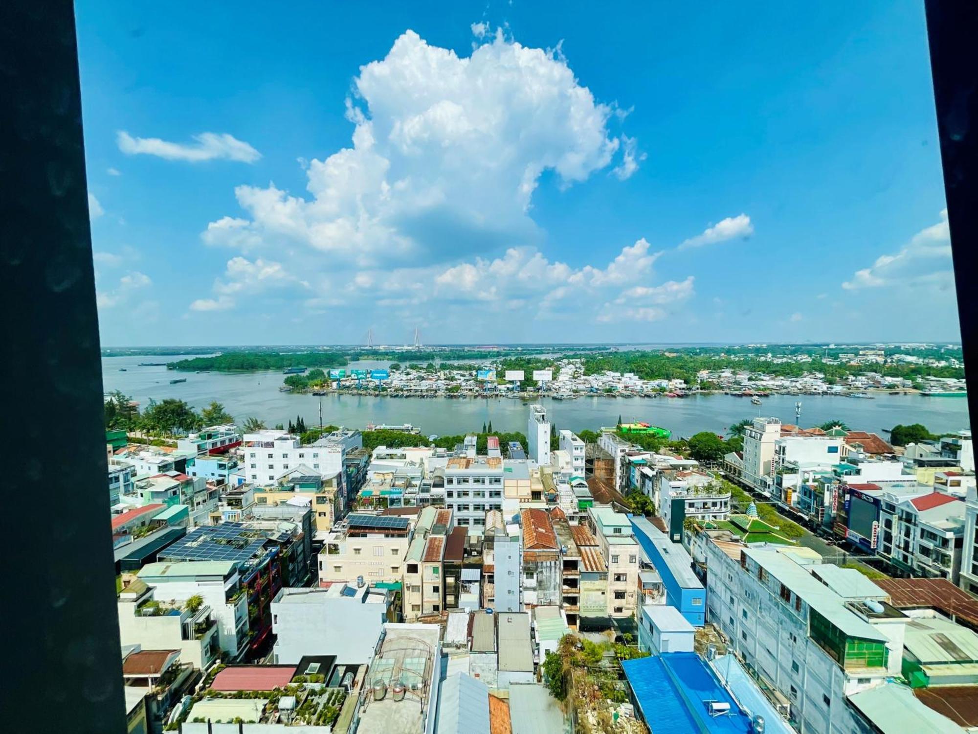 Wink Hotel Can Tho Ninh Kieu Wharf - 24Hrs Stay & Rooftop Pool Bar Екстериор снимка
