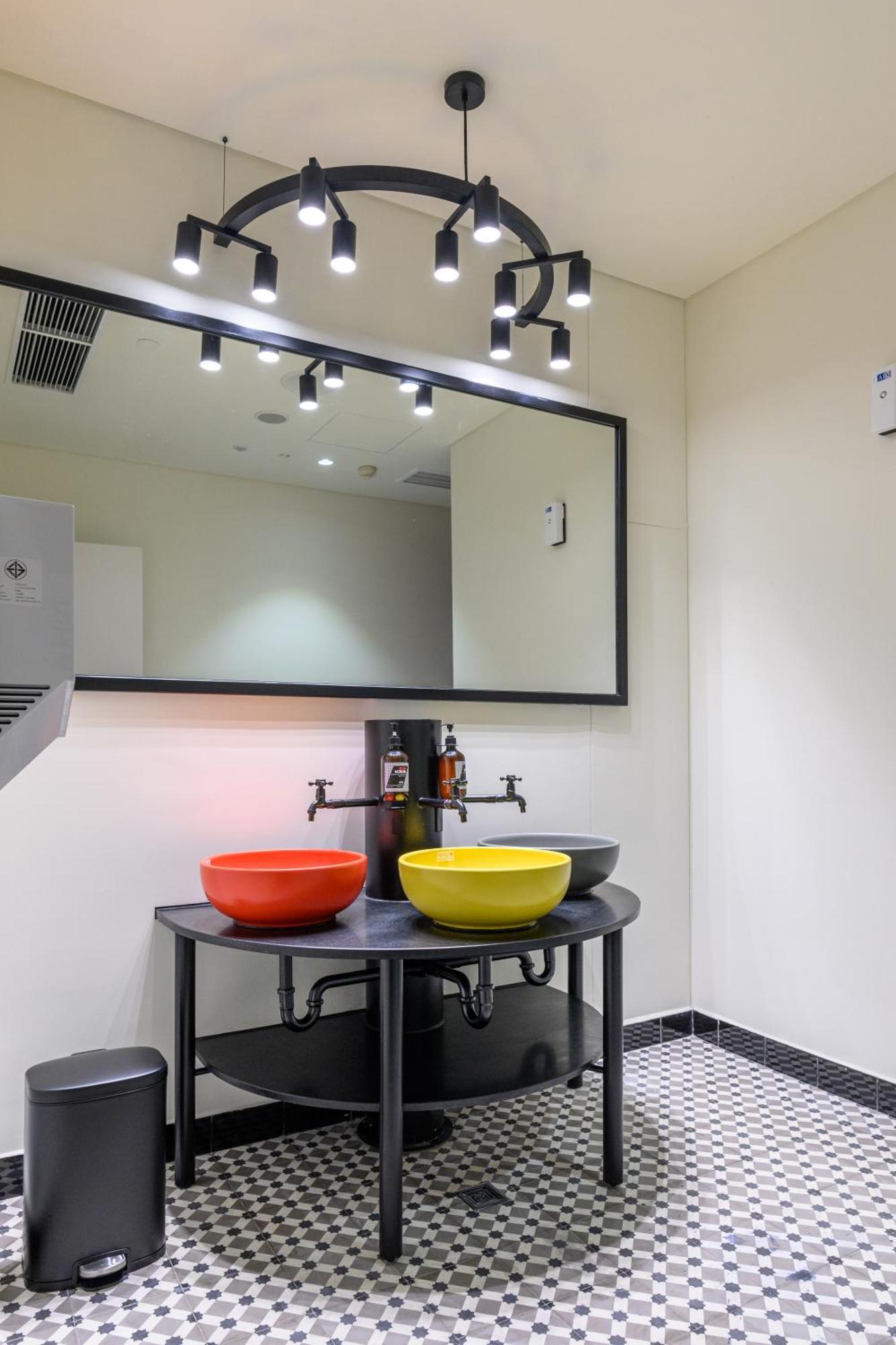 Wink Hotel Can Tho Ninh Kieu Wharf - 24Hrs Stay & Rooftop Pool Bar Екстериор снимка